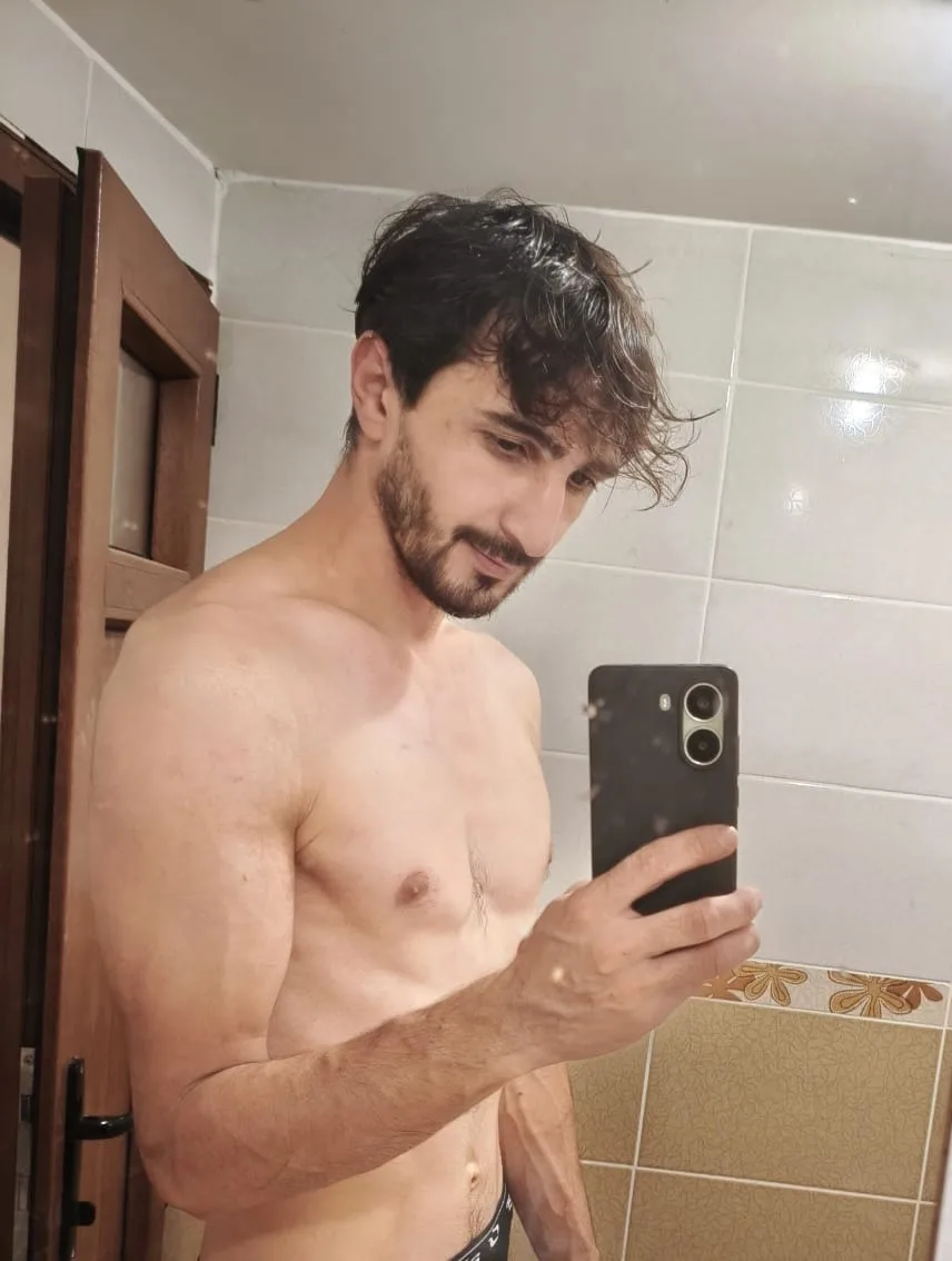 Model — AYAZ TOPRAK